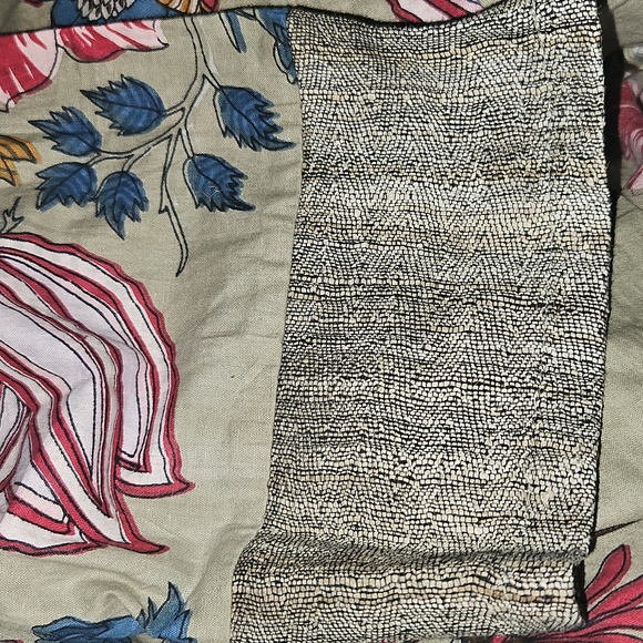 New Cotton Floral Top - Picture 7 of 7